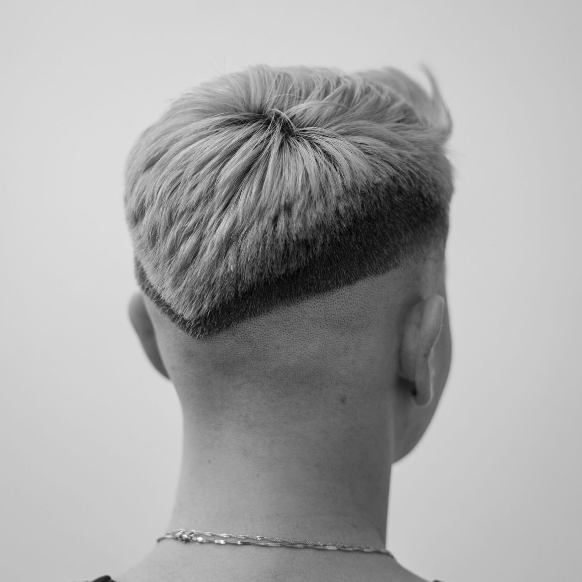 https://goscinnoscbarber.pl/wp-content/uploads/2024/12/ac15f1a76d5148378874da4d6c6b08-goscinnosc-barber-inspiration-f8a1828d0c844c1aadd2a08fd37285-booksy.jpeg